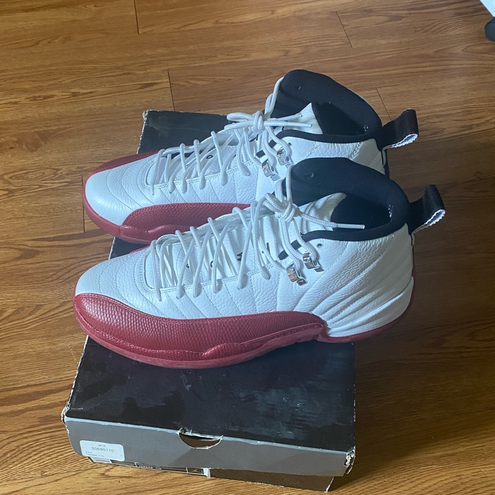 Air Jordan 12 “Cherry” size 10 men